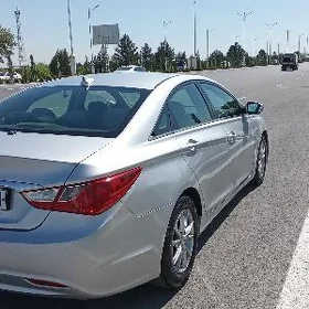 Hyundai Sonata 2011
