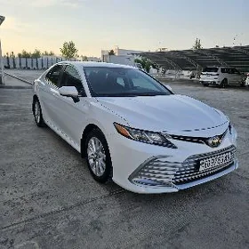 Toyota Camry 2021