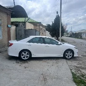 Toyota Camry 2014