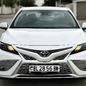 Toyota Camry 2021