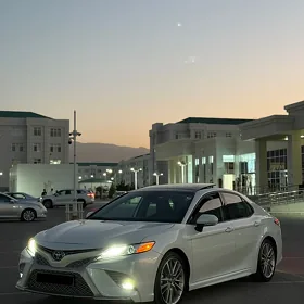 Toyota Camry 2020