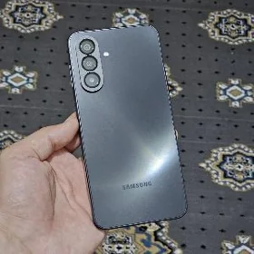 Samsung A17. 6/128. wetnam