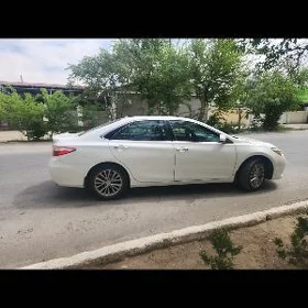 Toyota Camry 2017