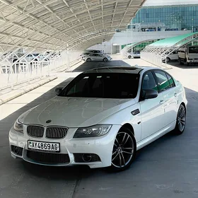 BMW 330 2011