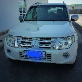 Mitsubishi Pajero 2014