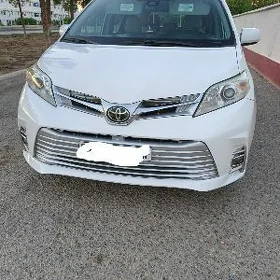Toyota Sienna 2018