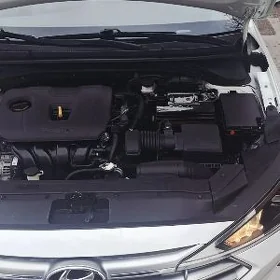 Hyundai Elantra 2020