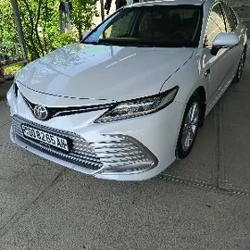 Toyota Camry 2021