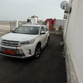 Toyota Highlander 2018