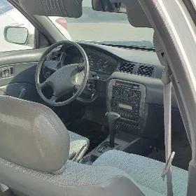 Nissan Sunny 2000