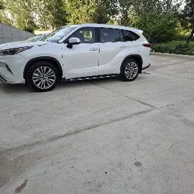Toyota Highlander 2021