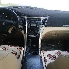 Hyundai Sonata 2011