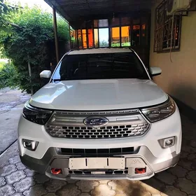 Ford Explorer 2023