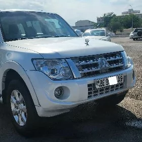Mitsubishi Pajero 2013
