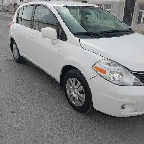 Nissan Versa 2011