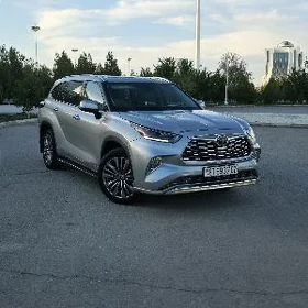 Toyota Highlander 2021