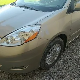 Toyota Sienna 2008