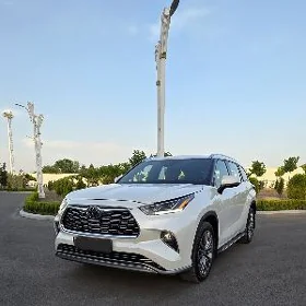 Toyota Highlander 2021