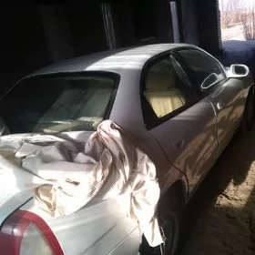 Daewoo Nubira 1998