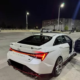 Hyundai Elantra 2022