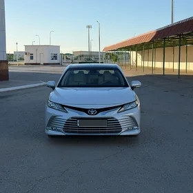 Toyota Camry 2023