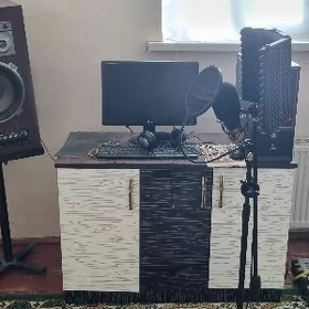 STUDIO