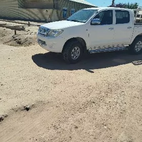 Toyota Hilux 2011