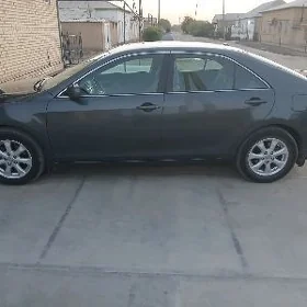 Toyota Camry 2011