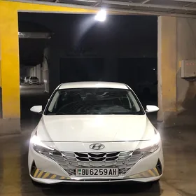 Hyundai Elantra 2022