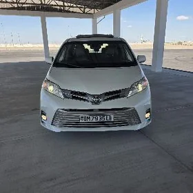 Toyota Sienna 2019