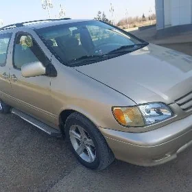 Toyota Sienna 2002