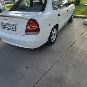 Daewoo Nubira 2002