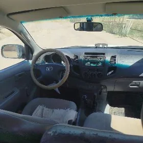 Toyota Hilux 2011