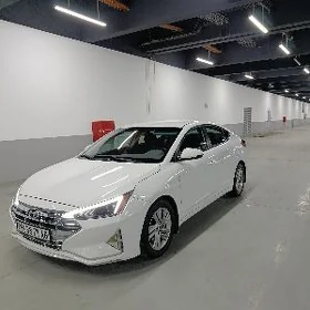 Hyundai Elantra 2020