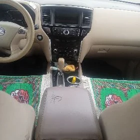 Nissan Pathfinder 2013