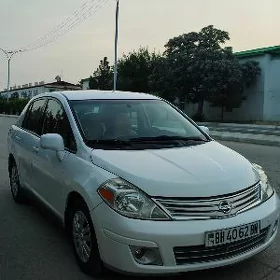 Nissan Versa 2011