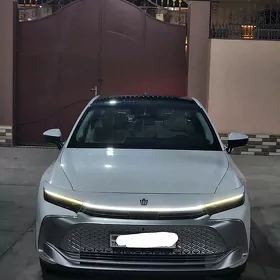 Toyota Crown 2023