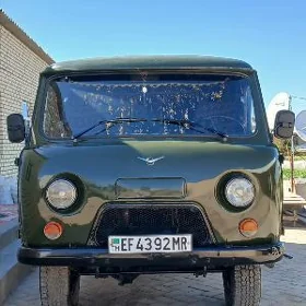 UAZ 452 1983