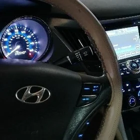 Hyundai Sonata Hybrid 2012