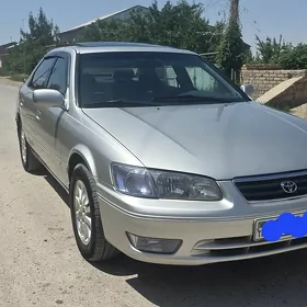 Toyota Camry 2000