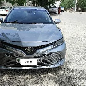 Toyota Camry 2018
