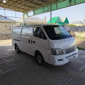 Nissan Urvan 2006