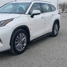 Toyota Highlander 2020