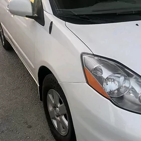 Toyota Sienna 2008