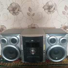 Музыкальный центр.