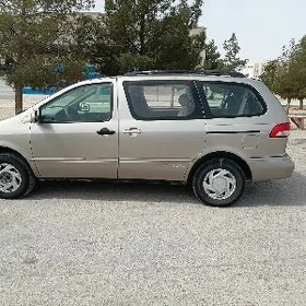 Toyota Sienna 2001