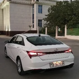 Hyundai Elantra 2021