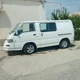 Toyota Hiace 2004