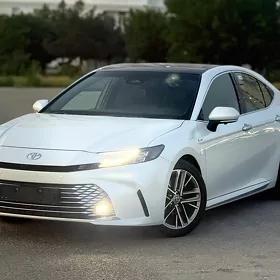 Toyota Camry 2025