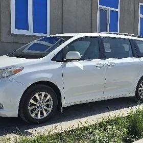 Toyota Sienna 2010